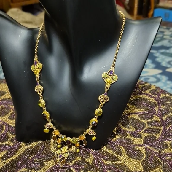 Elegant Gold and Purple Necklace - Picture 4 of 4